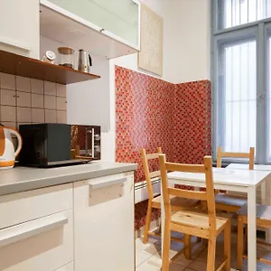 Quiet Cozy In Party Street E1 Apartamento